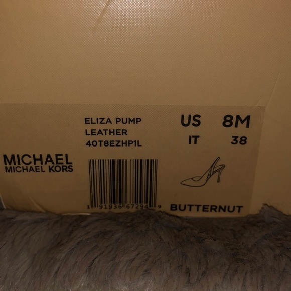 Michael Kors Eliza Leather Pumps - Picture 8 of 8